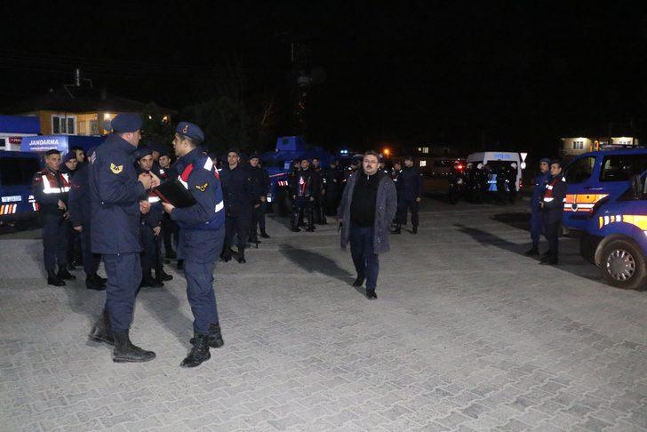  Muhtarlık seçimi bitti kavga bitmedi! Jandarma köyü abluka altına aldı G3