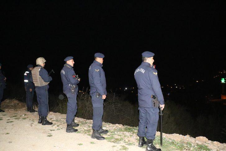  Muhtarlık seçimi bitti kavga bitmedi! Jandarma köyü abluka altına aldı G4