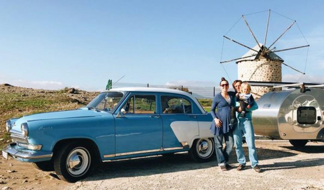 Ukraynalı &ccedil;iftin, d&uuml;nya turunda &ccedil;ocukları d&uuml;nyaya geldi 