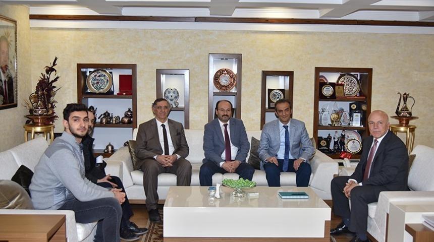 Rekt&ouml;r Prof.Dr. &Ccedil;akmak&rsquo;tan Başkan Sekmen&rsquo;e hayırlı olsun ziyareti