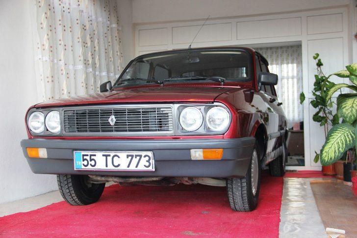 Otomobiline çocuğu gibi bakıyor! Eve giren hayrete düşüyor G3