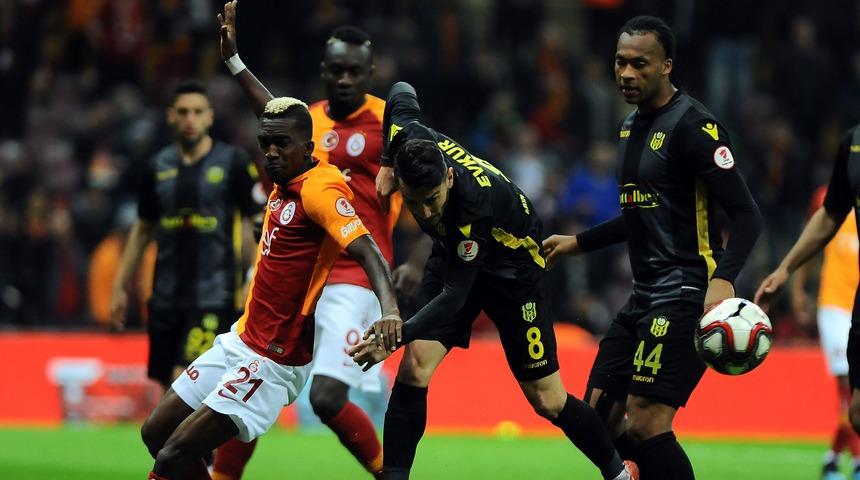 Galatasaray taraftarı Onyekuru ve Diagne'ye tepki g&ouml;sterdi!