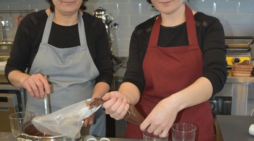 Pastacı kardeşlerden eğitime katkı