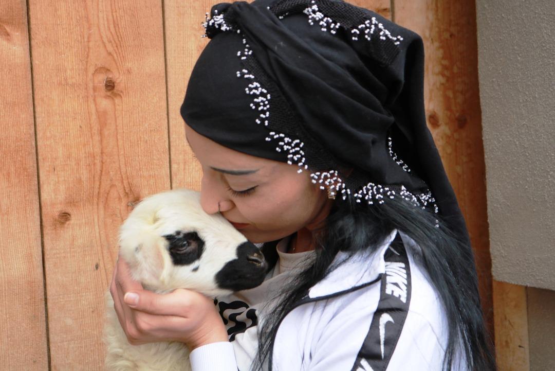 Meryem &ouml;ğretmen k&ouml;y&uuml;ne muhtar oldu