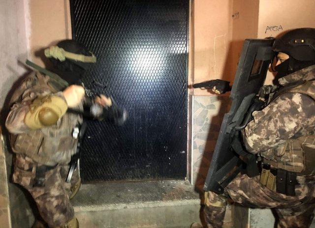 Bursa’da FETÖ operasyonu: 1’i mahrem imam 24 kişi gözaltında