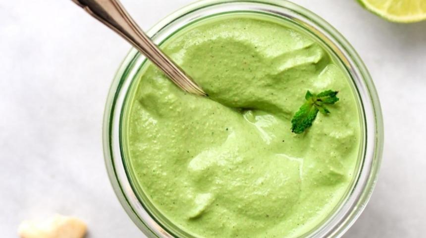 Yoğurtlu Yeşil Sos