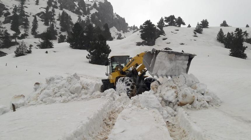 Kahramanmaraş&rsquo;ta karla m&uuml;cadele