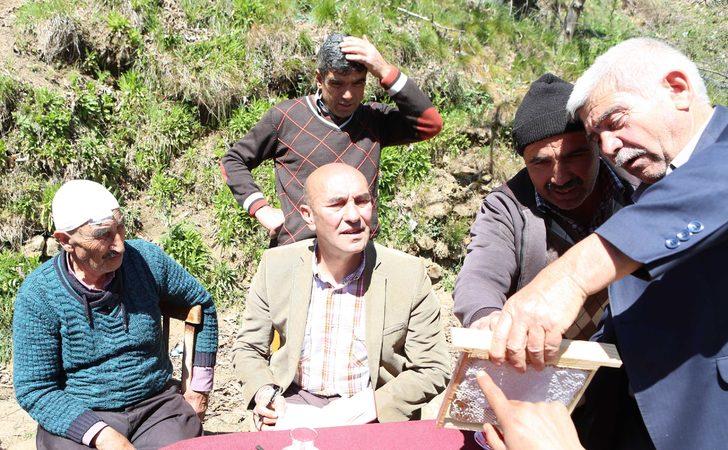 Tunç Soyer, en düşük oyu aldığı mahalleyi ziyaret etti G3