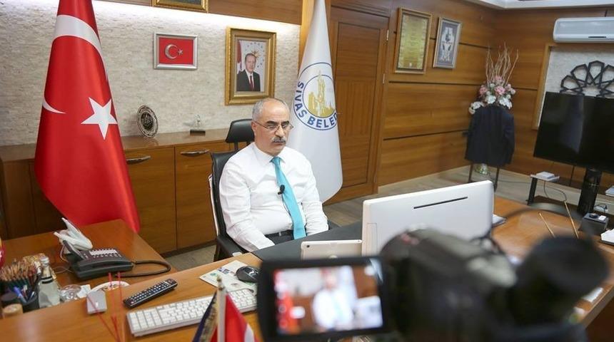 Başkan sosyal medya üzerinden yaptığı canlı yayınla veda etti