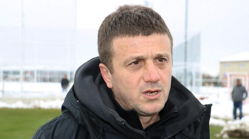 Hakan Keleş: Küme düşme barajını aşıp önümüze bakmak istiyoruz