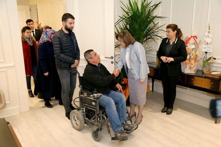 Fatma Şahin randevusuz görüşme uygulaması ile tebrikleri kabul ediyor G1