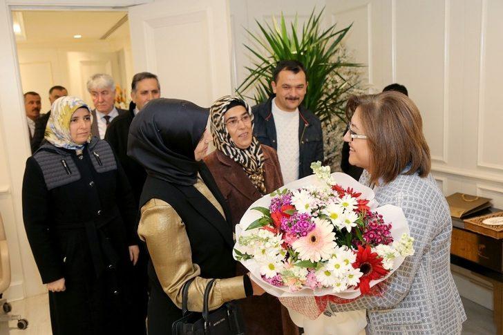 Fatma Şahin randevusuz görüşme uygulaması ile tebrikleri kabul ediyor G5