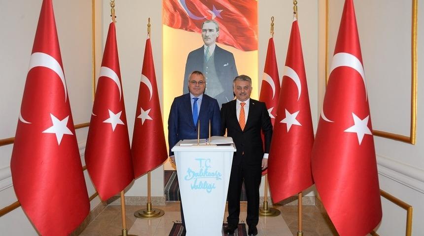 Manisa Valisi Ahmet Deniz, Balıkesir Valisi Yazıcı&rsquo;yı ziyaret etti