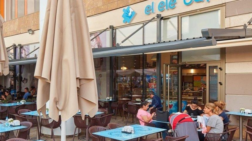 İzmir Optimum, otizm farkındalığı i&ccedil;in "El Ele" verdi