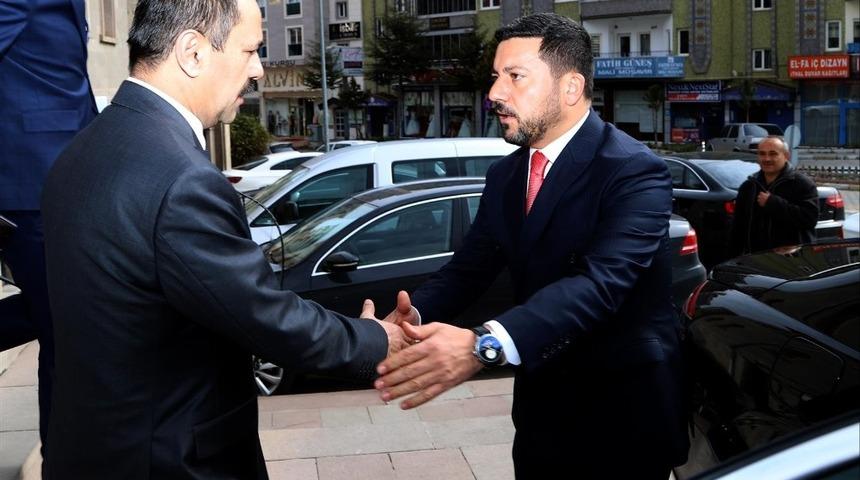 Vali İlhami Aktaş, Başkan Arı&rsquo;yı tebrik etti