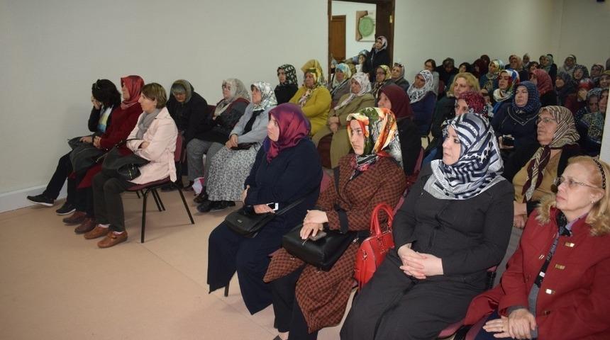 Bağımlılıktan kurtulmanın yolları anlatıldı