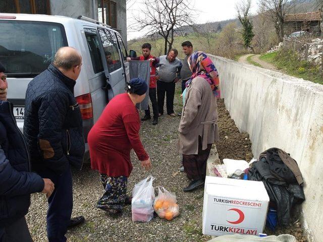 Kızılay, Cide’de yangınzedeleri yardımda bulundu