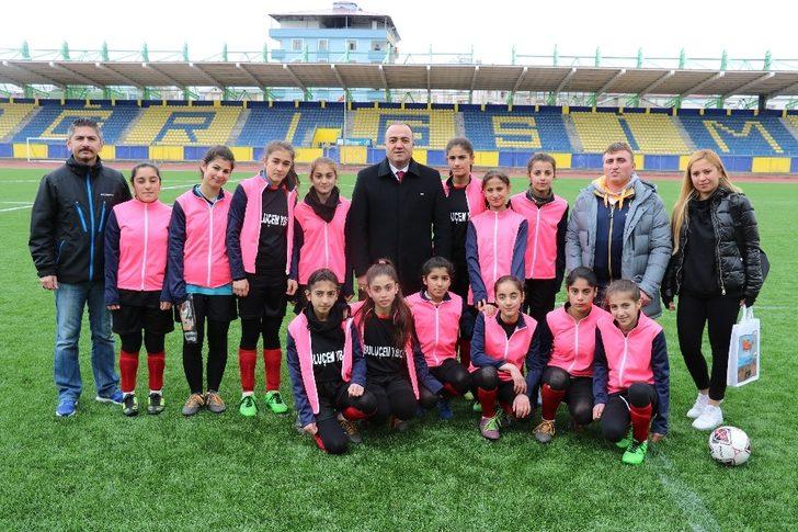 Ağrı’da Yıldız Kız- Erkek Futbol Grup Müsabakaları başladı G5