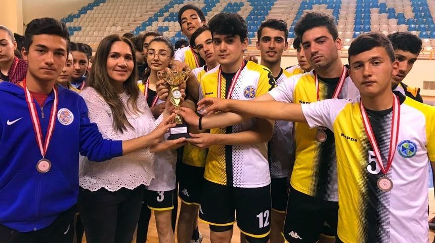 Korfbolda Şehit Ahmet Mehmet Oru&ccedil; Spor Lisesi şampiyon