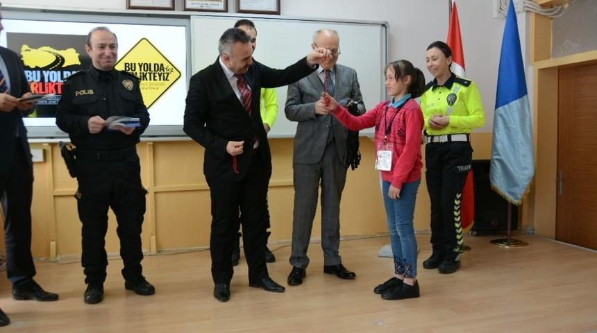 &Ouml;ğrencilere g&uuml;venli okul giriş ve &ccedil;ıkışları &ouml;ğretildi