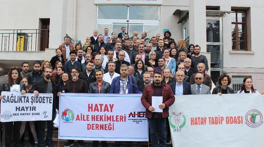 Hatay&rsquo;da "sağlıkta şiddet" protestosu