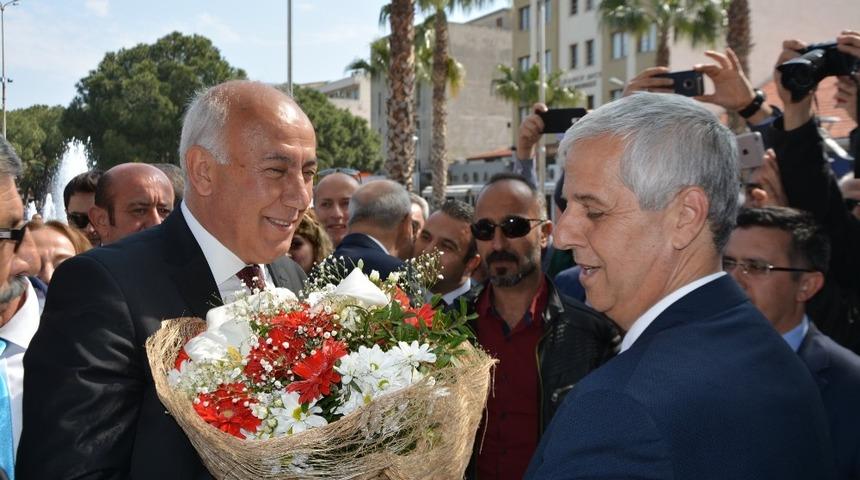 S&ouml;ke Belediyesinde devir teslim yapıldı