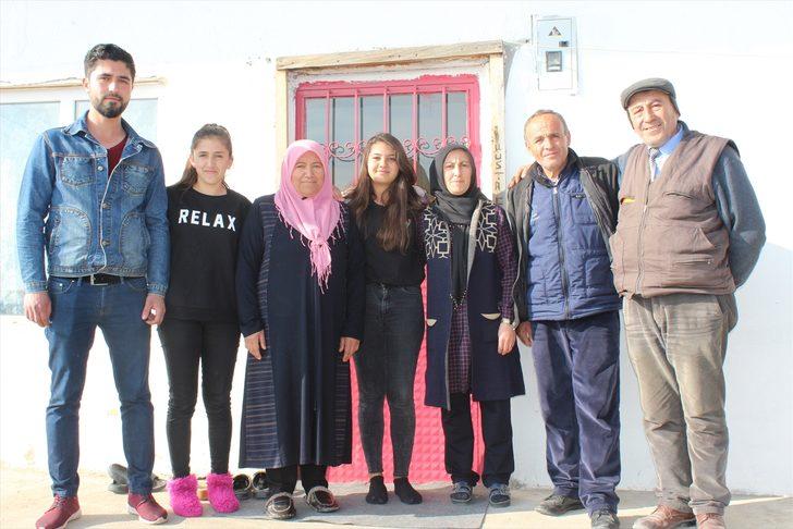 Bir oy farkla ilçenin ilk kadın muhtarı oldu  G2