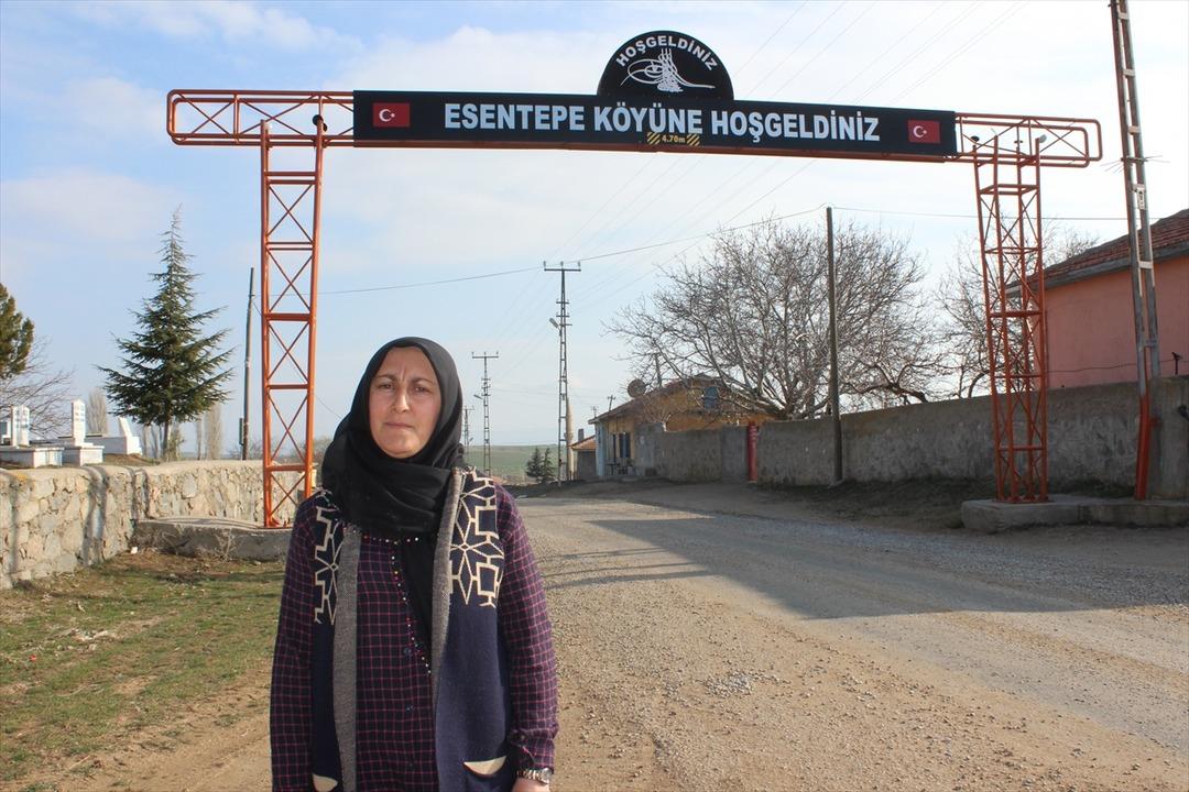 Bir oy farkla il&ccedil;enin ilk kadın muhtarı oldu 