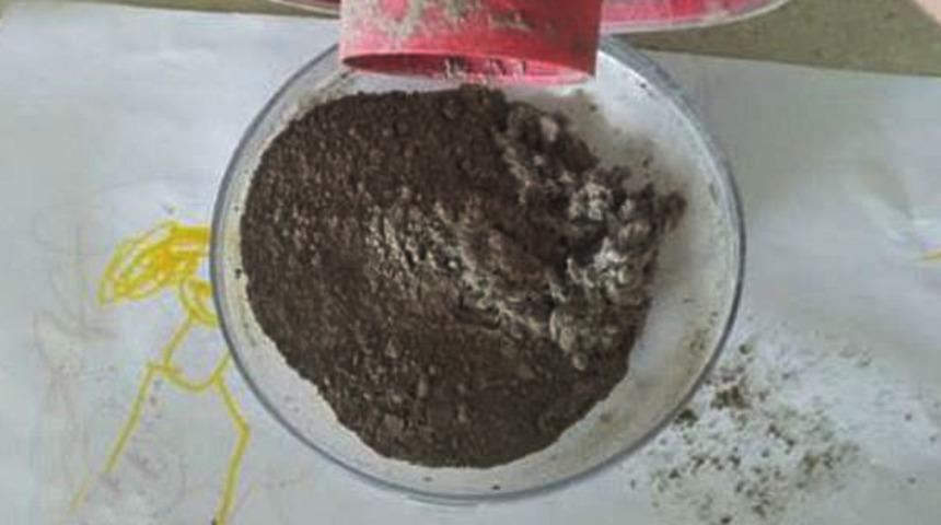 Yatağını s&uuml;p&uuml;rd&uuml; i&ccedil;inden &ccedil;ıkanları g&ouml;r&uuml;nce neye uğradığını şaşırdı! 