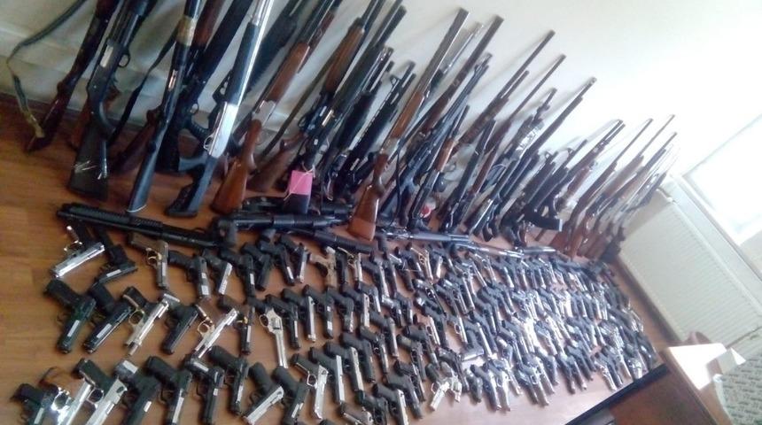 Kayseri Emniyeti 3 ayda 245 silah ve 95 bı&ccedil;ak ele ge&ccedil;irdi