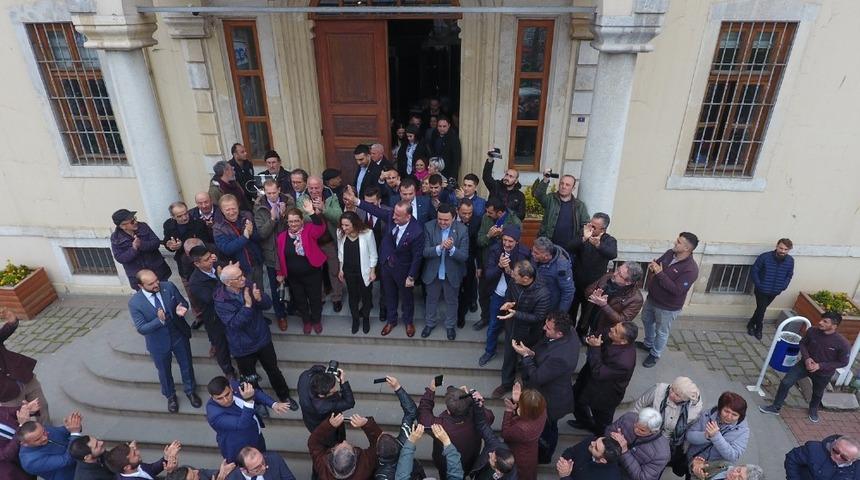 Barış Ayhan mazbatasını aldı