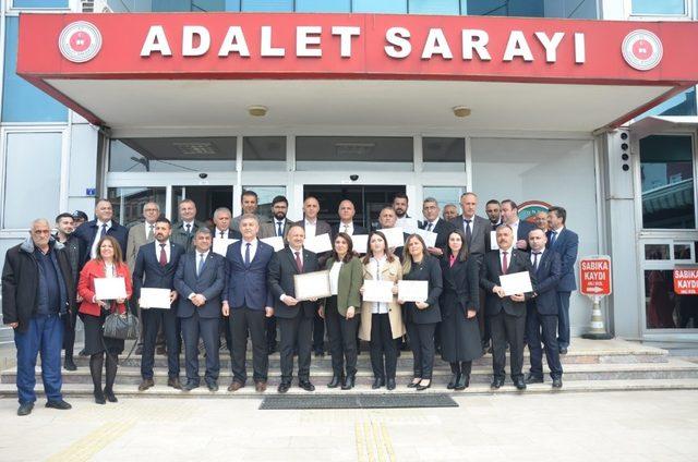 Başkan Tavlı mazbatasını aldı