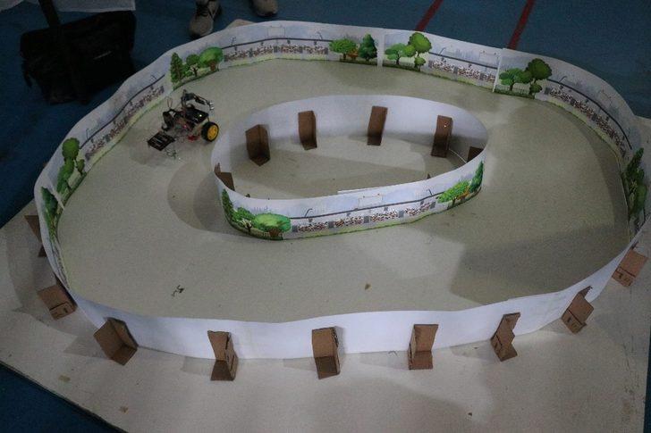 Liseli gençler bilin fuarında hünerlerini sergiledi G1