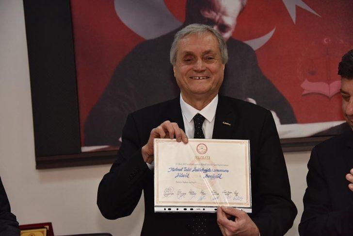 Bozüyük Belediye Başkanı mazbatasını alarak göreve başladı G3