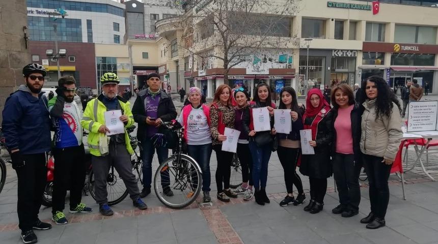 Seyyah Bisiklet Grubundan K&ouml;k H&uuml;cre Bağışı