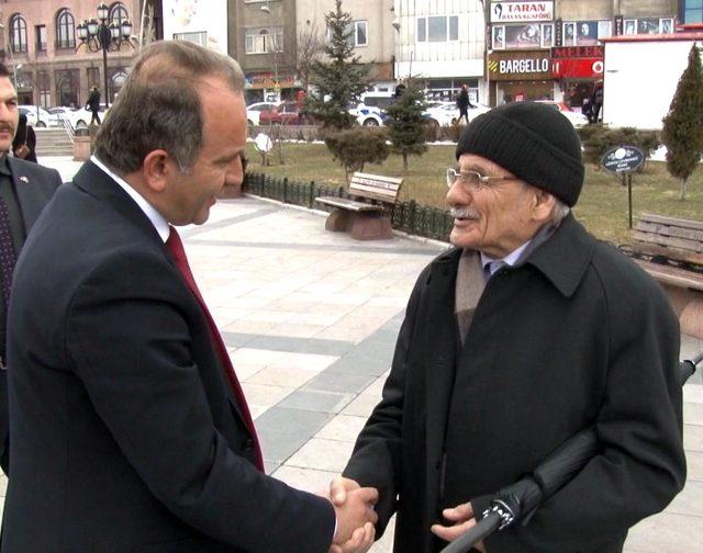 Cumhur İttifakı'nın Uzundere adayı rekor oyla başkan seçildi