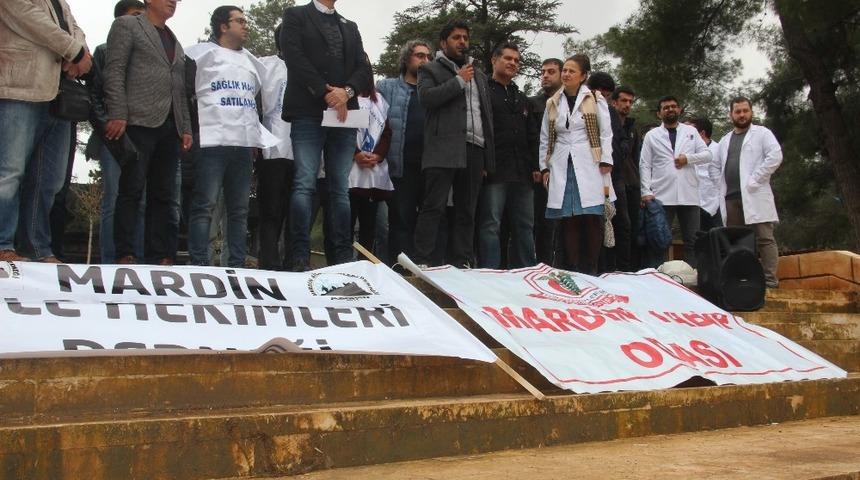 Sağlıkçılar Mardin’de tepki için iş bıraktı