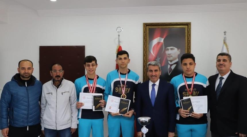 Sarı, T&uuml;rkiye şampiyonlarını ağırladı