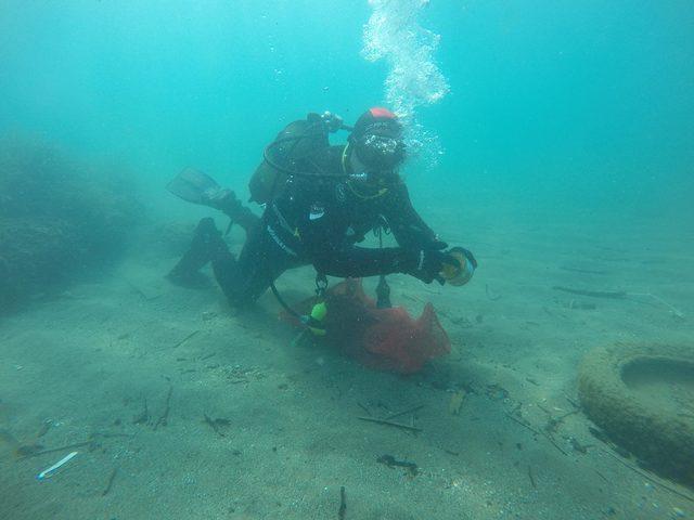 Bodrum'da deniz dibi ve sahil temizliği