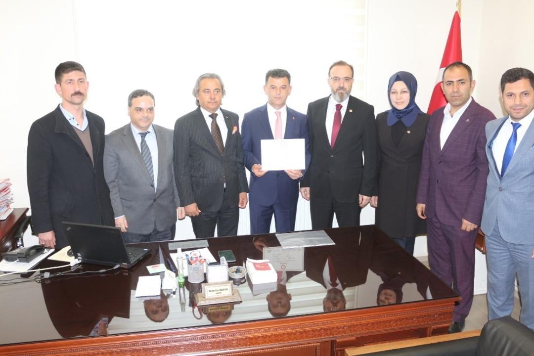 Kapaklı&rsquo;nın ilk AK Parti&rsquo;li başkanı mazbatasını aldı