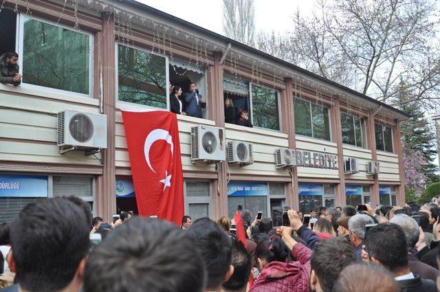 Belediye Başkanı İskender Yıldırım göreve başladı