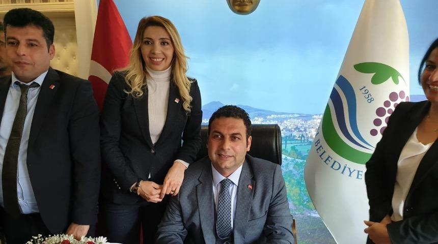 Başkan Yıldırım kutlama &ccedil;i&ccedil;ekleri yerine bağış yapılmasını istedi