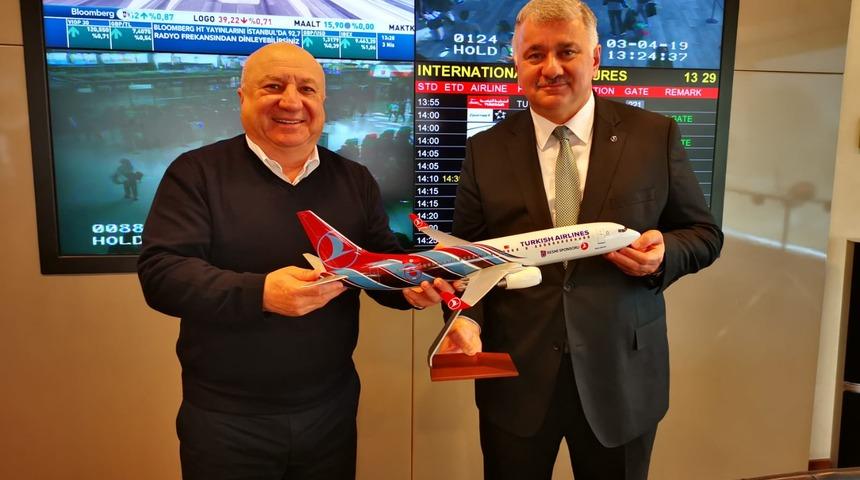 THY Genel Müdürü Ekşi'den, TAV CEO'su Şener'e veda ziyareti
