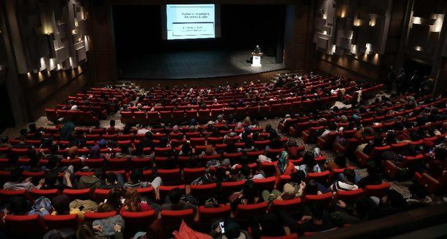 GAÜN’de “hakları ve saygınlığı ile islam’da kadın” konferansı