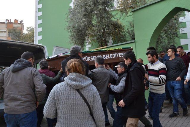 Cinayet kurbanı kadın son yolculuğuna uğurlandı