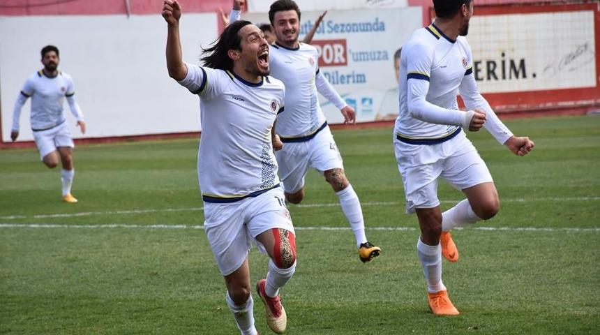 TFF 2. Lig Kırmızı Grup: Menemen Belediyespor: 2 - Etimesgut Belediyespor: 3