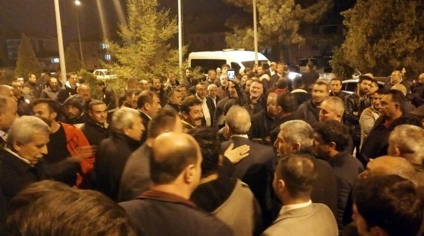 AK Parti, Sungurlu&rsquo;da ge&ccedil;ersiz oylara itiraz etti