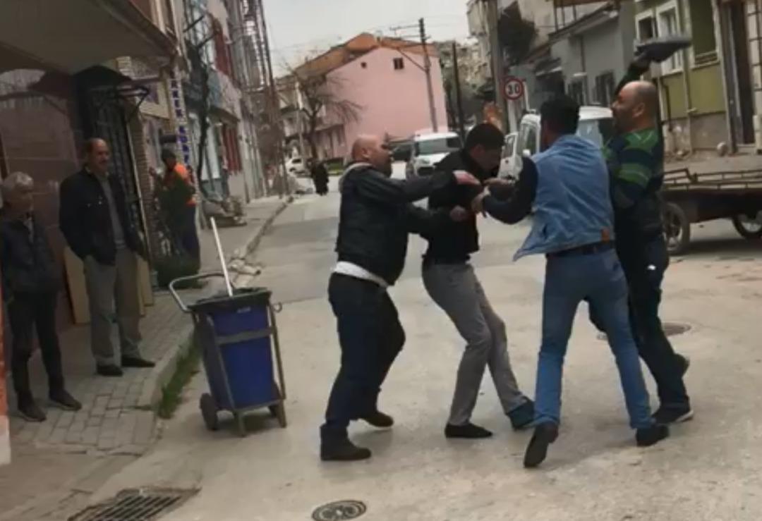 İş yerine t&uuml;fekle ateş a&ccedil;an kişiyi d&ouml;vd&uuml;ler