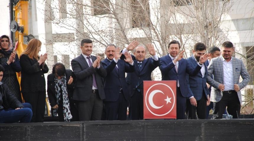 İl&ccedil;e Belediye Başkanları mazbatalarını aldı