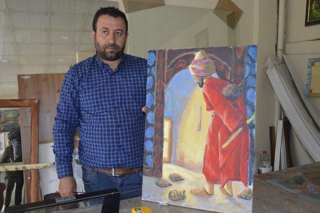 Çerçeve yaptığı resimlere özenip ressam oldu